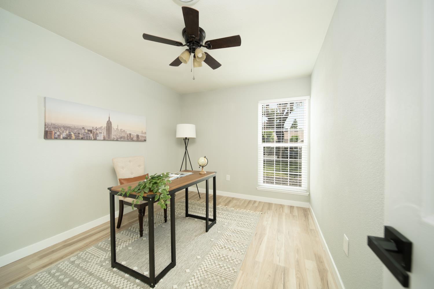 Radcliffe Avenue, Modesto, California image 16