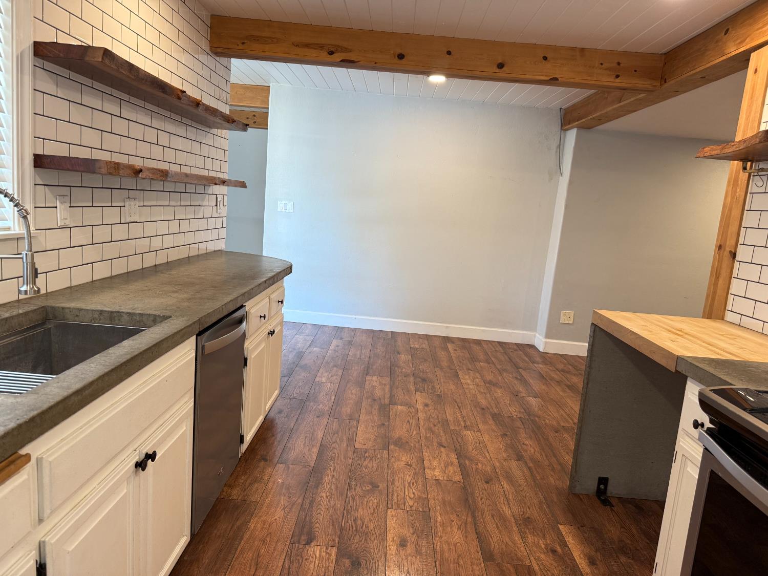 Detail Gallery Image 11 of 23 For 812 Taylor St, Winters,  CA 95694 - 3 Beds | 2 Baths
