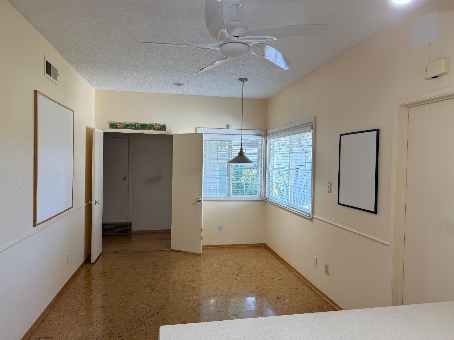 Detail Gallery Image 9 of 52 For 8216 Rensselaer Way, Sacramento,  CA 95826 - 3 Beds | 2 Baths