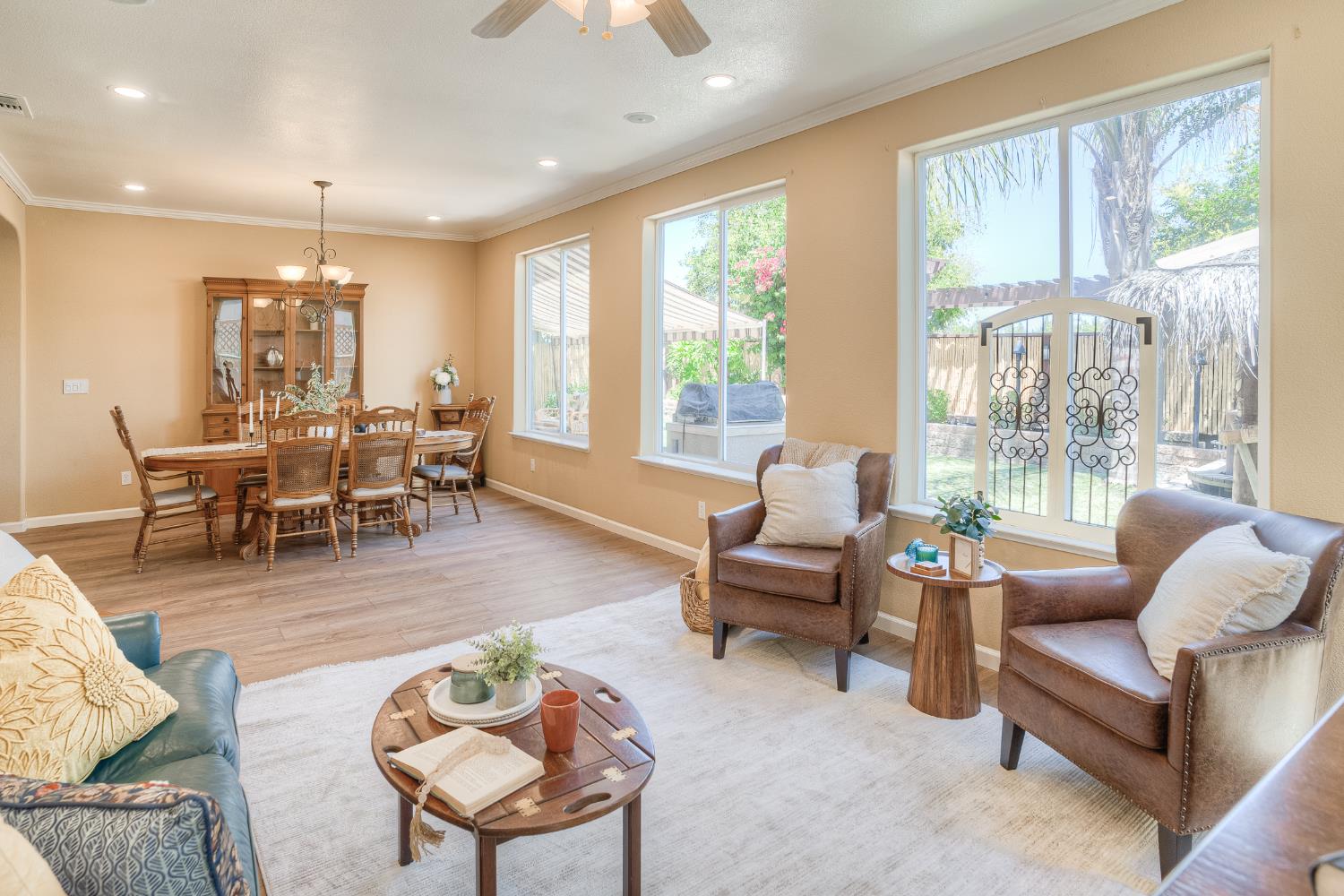 Detail Gallery Image 6 of 71 For 1032 William St, Arbuckle,  CA 95912 - 4 Beds | 3 Baths
