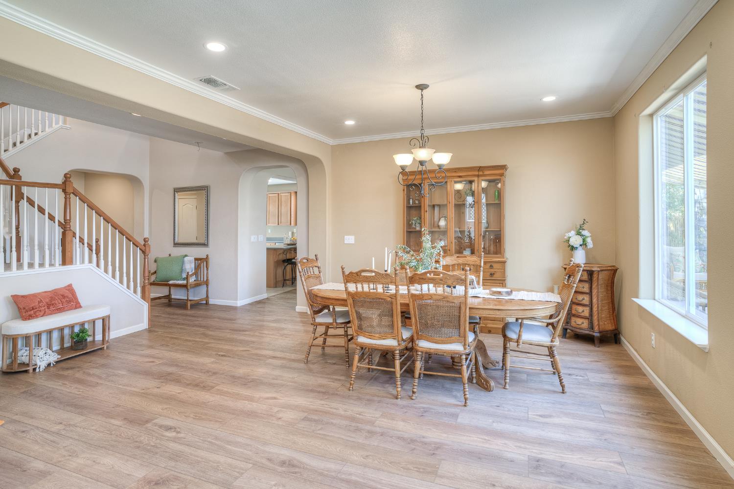 Detail Gallery Image 7 of 71 For 1032 William St, Arbuckle,  CA 95912 - 4 Beds | 3 Baths