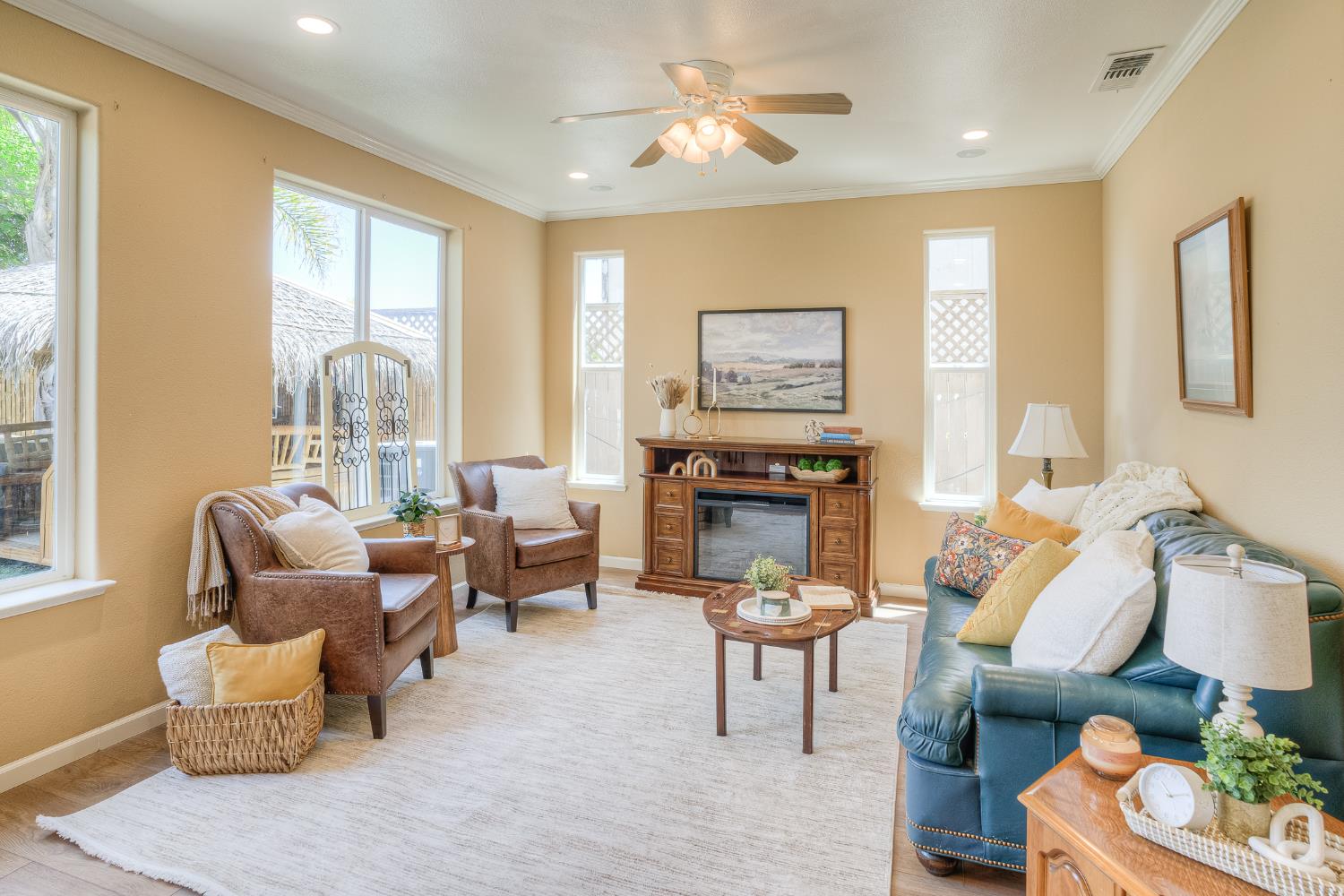 Detail Gallery Image 5 of 71 For 1032 William St, Arbuckle,  CA 95912 - 4 Beds | 3 Baths
