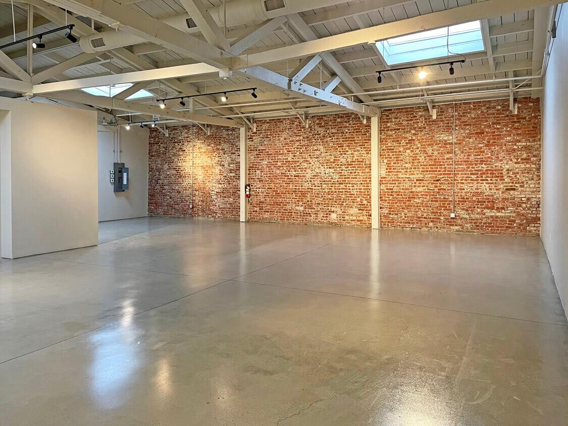 Detail Gallery Image 5 of 11 For 3527 Fruitvale Ave a,B,  Oakland,  CA 94602 - – Beds | – Baths