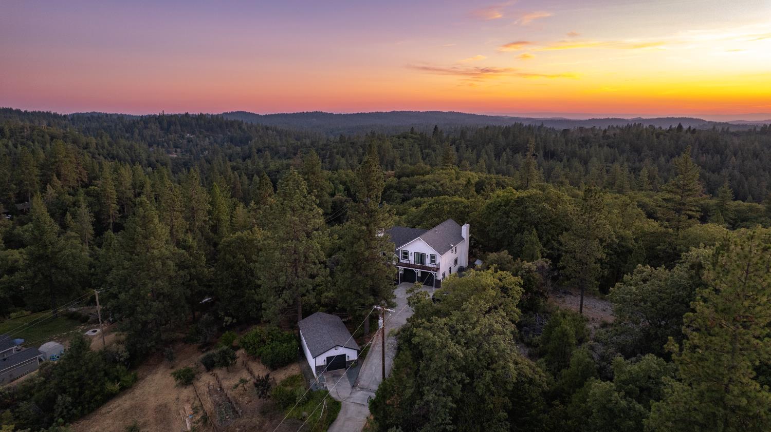 Detail Gallery Image 3 of 88 For 305 Nob Hill Dr, Applegate,  CA 95703 - 4 Beds | 2/1 Baths