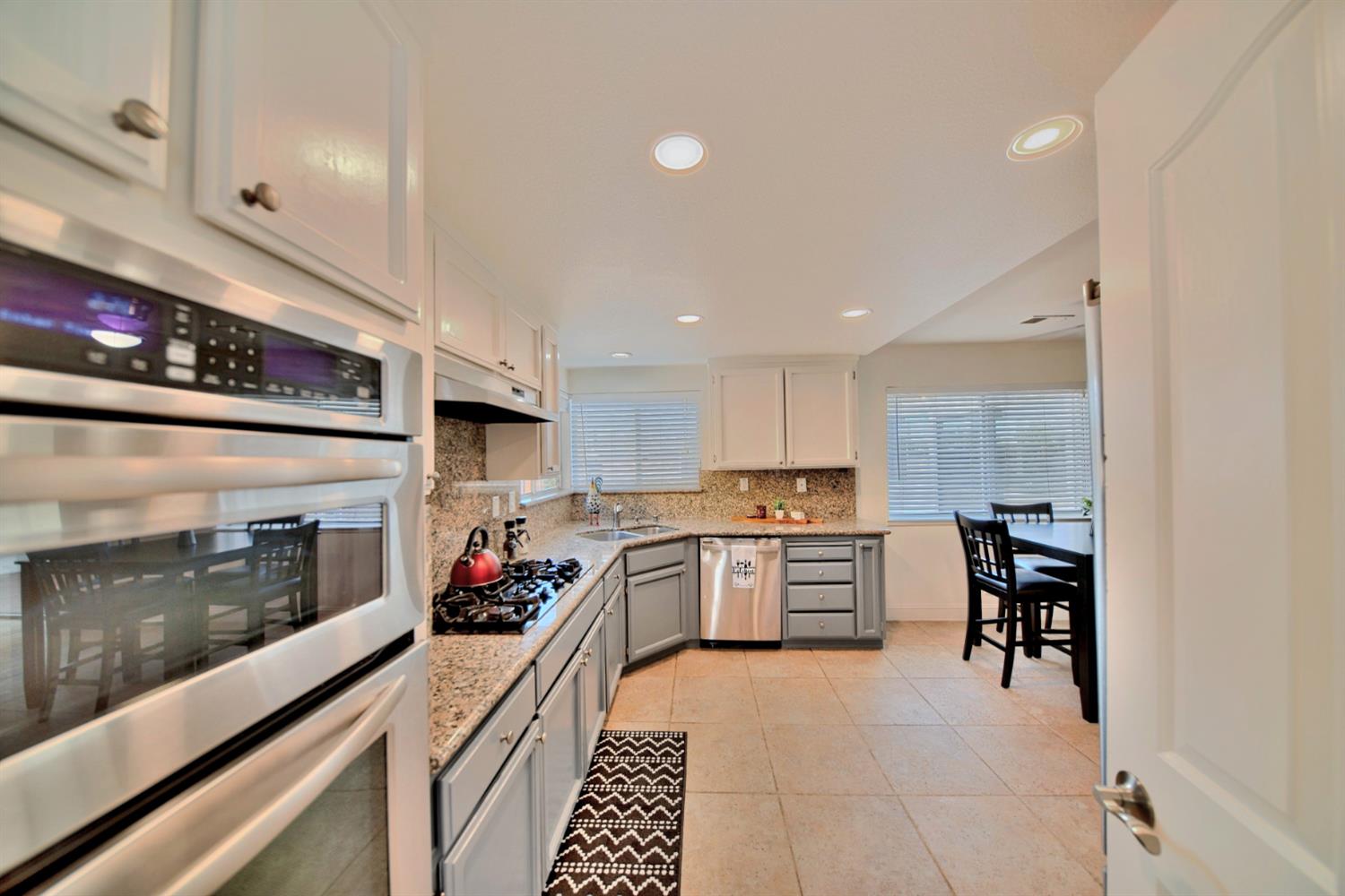 Detail Gallery Image 15 of 79 For 1841 Summertime Dr, Tracy,  CA 95376 - 5 Beds | 3 Baths