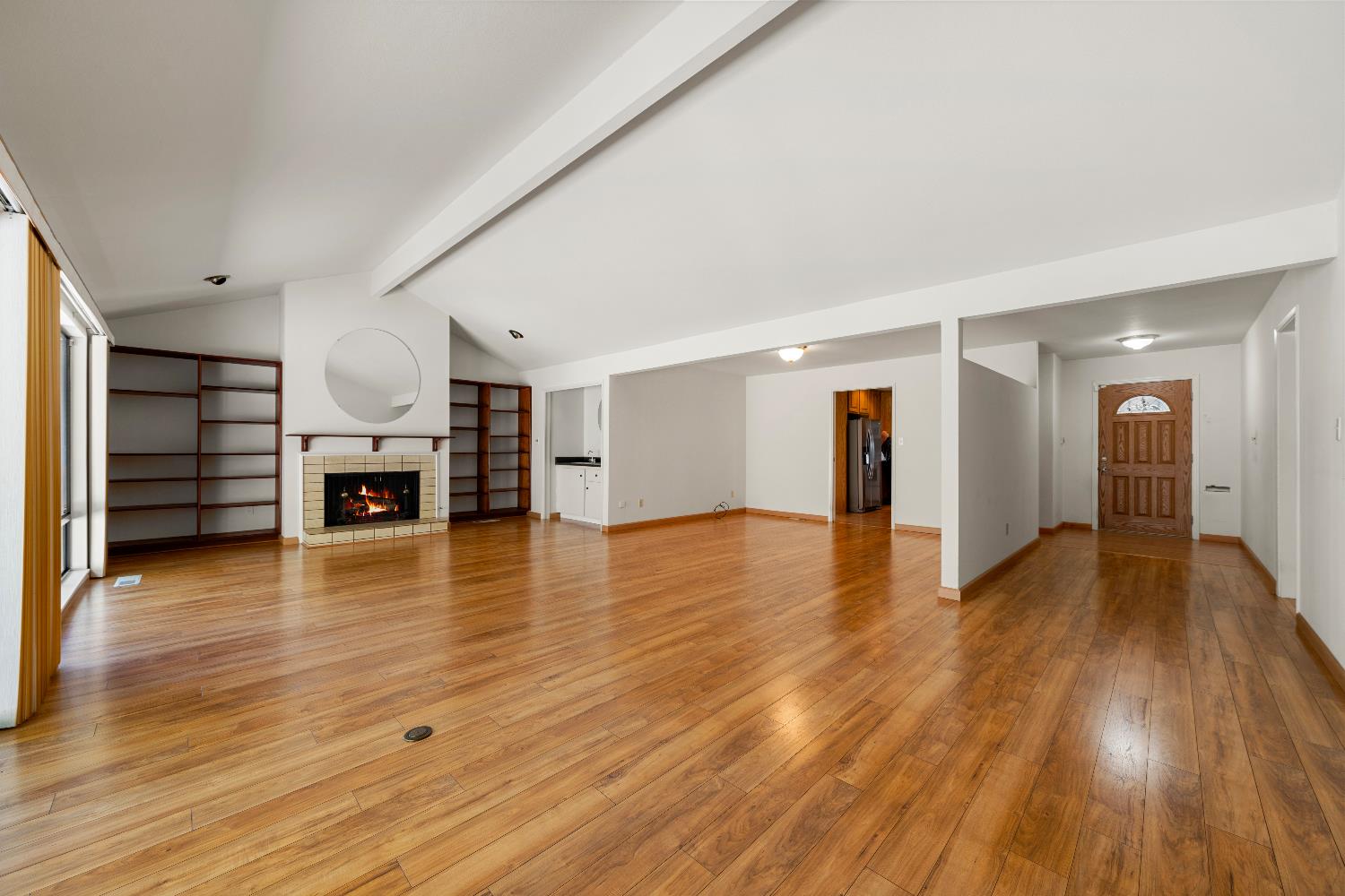 Photo #8: 225085607 Listing: Photo #8