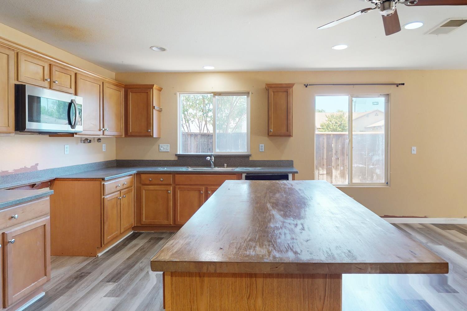 Detail Gallery Image 14 of 52 For 3266 Baker Way, Live Oak,  CA 95953 - 6 Beds | 3 Baths
