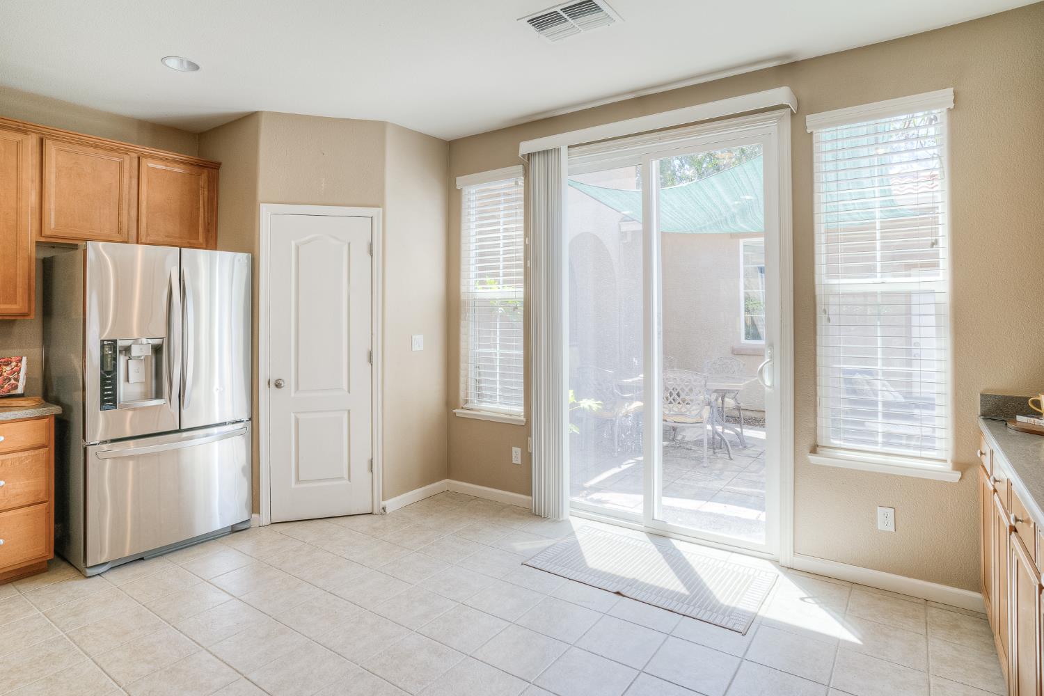 Detail Gallery Image 17 of 71 For 1032 William St, Arbuckle,  CA 95912 - 4 Beds | 3 Baths