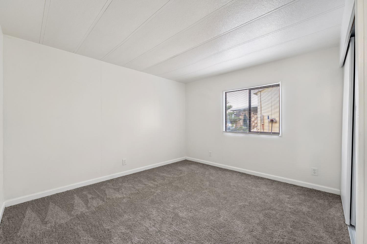 Detail Gallery Image 12 of 16 For 3557 Mobile Way, Sacramento,  CA 95834 - 2 Beds | 1 Baths