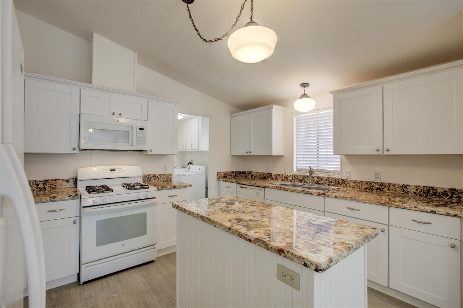 Detail Gallery Image 3 of 51 For 6450 N Winton Way 98, Winton,  CA 95388 - 3 Beds | 2 Baths