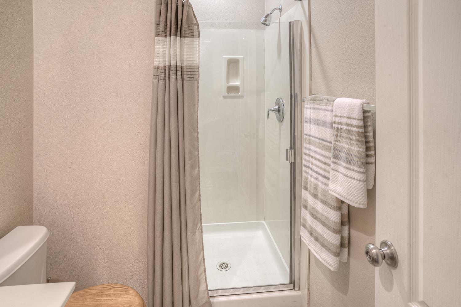 Detail Gallery Image 31 of 71 For 1032 William St, Arbuckle,  CA 95912 - 4 Beds | 3 Baths
