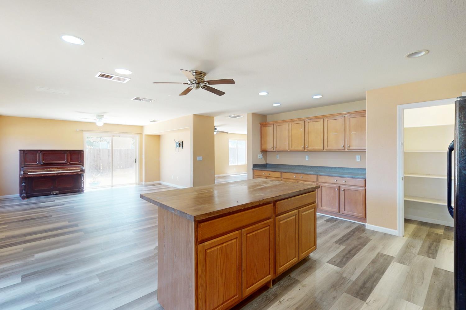 Detail Gallery Image 17 of 52 For 3266 Baker Way, Live Oak,  CA 95953 - 6 Beds | 3 Baths
