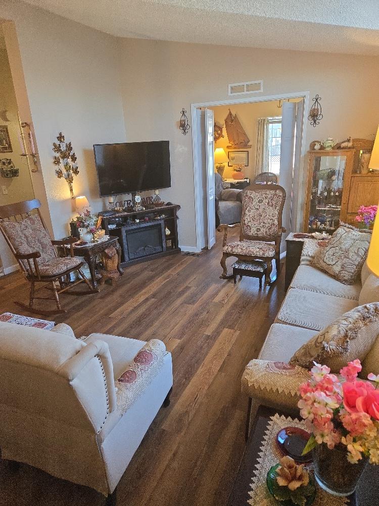 Detail Gallery Image 2 of 35 For 1400 N Tully Road 141, Turlock,  CA 95380 - 2 Beds | 2 Baths