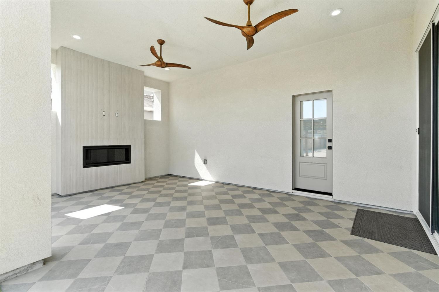 Detail Gallery Image 43 of 73 For 2328 Paramount Ln, Manteca,  CA 95337 - 4 Beds | 3/1 Baths