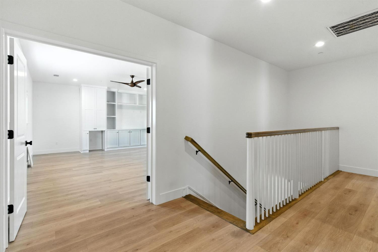 Detail Gallery Image 27 of 73 For 2328 Paramount Ln, Manteca,  CA 95337 - 4 Beds | 3/1 Baths