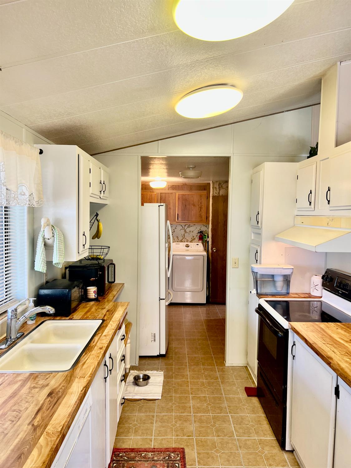 Detail Gallery Image 14 of 25 For 6132 Mame Ct, Citrus Heights,  CA 95621 - 2 Beds | 2 Baths