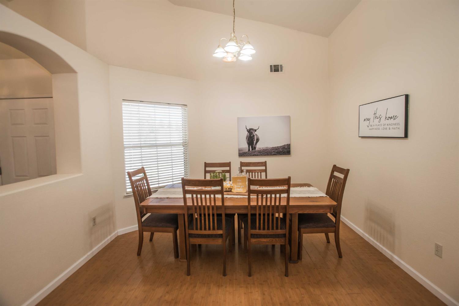Detail Gallery Image 10 of 47 For 1172 Park Valley Way, Galt,  CA 95632 - 4 Beds | 2 Baths