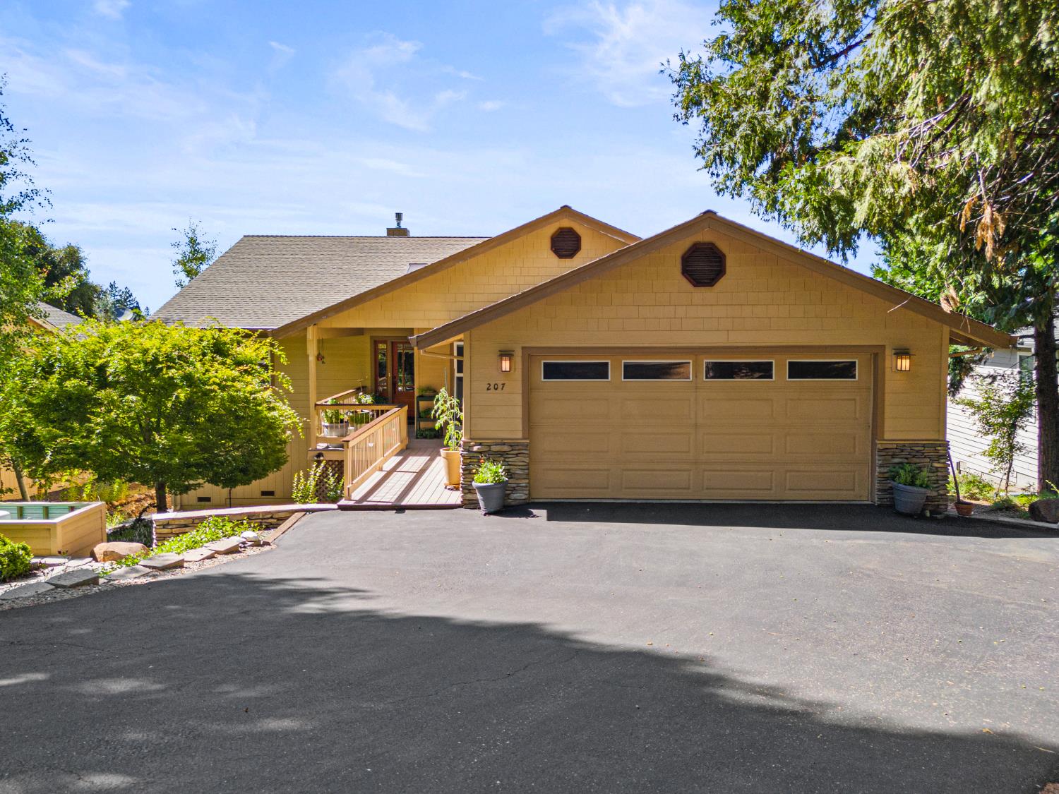 Detail Gallery Image 2 of 74 For 207 Snowberry Ct, Murphys,  CA 95247 - 4 Beds | 3 Baths