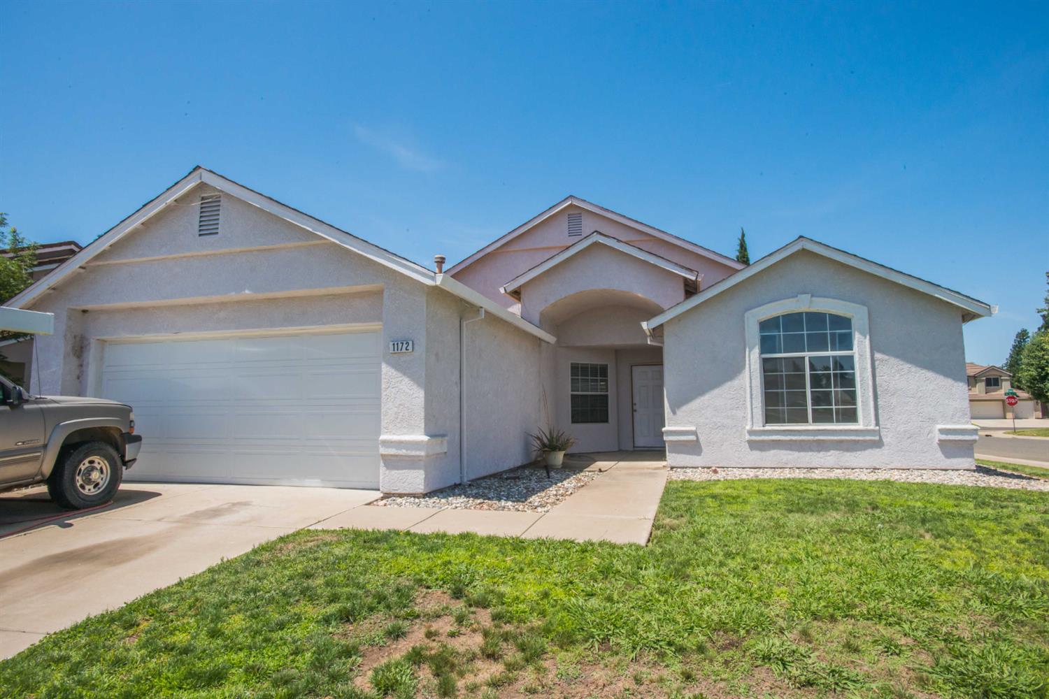 Detail Gallery Image 2 of 47 For 1172 Park Valley Way, Galt,  CA 95632 - 4 Beds | 2 Baths