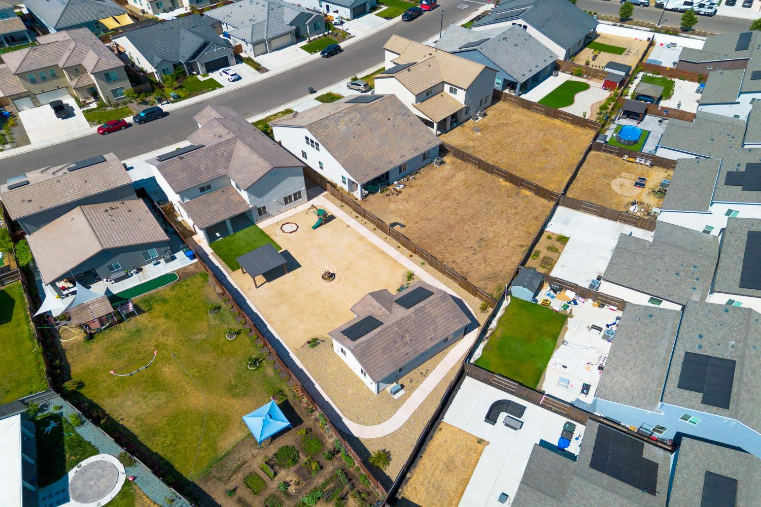 Detail Gallery Image 66 of 73 For 2328 Paramount Ln, Manteca,  CA 95337 - 4 Beds | 3/1 Baths