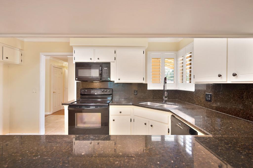 White Fir Way, Sacramento, California image 13