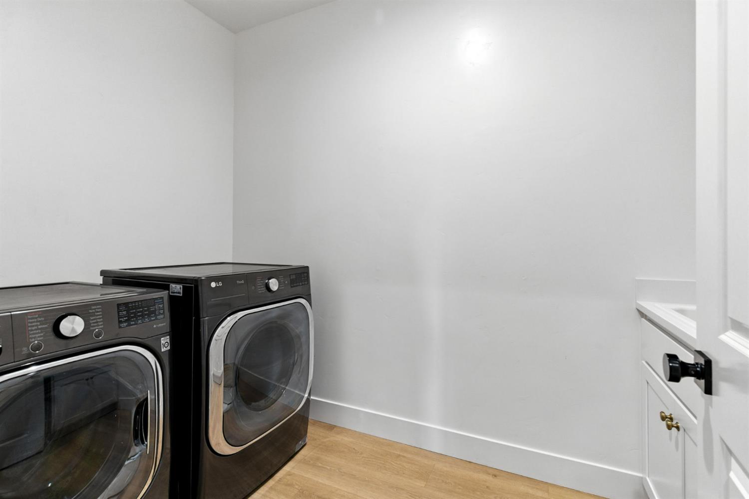 Detail Gallery Image 35 of 73 For 2328 Paramount Ln, Manteca,  CA 95337 - 4 Beds | 3/1 Baths