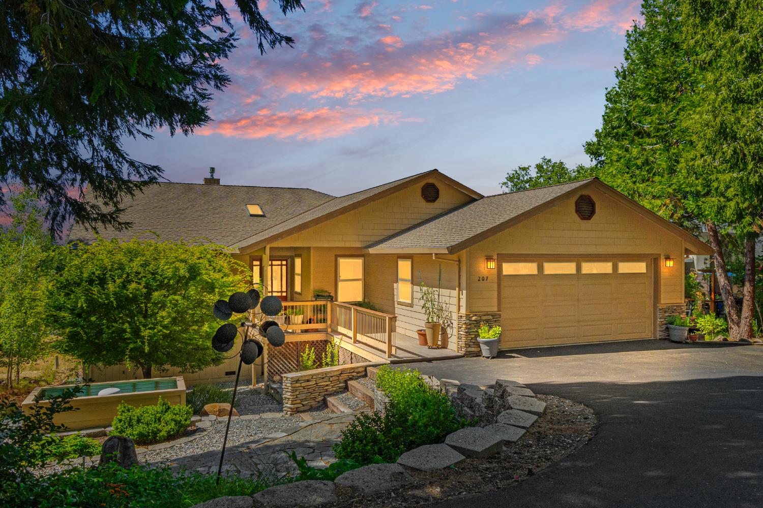 Detail Gallery Image 1 of 74 For 207 Snowberry Ct, Murphys,  CA 95247 - 4 Beds | 3 Baths
