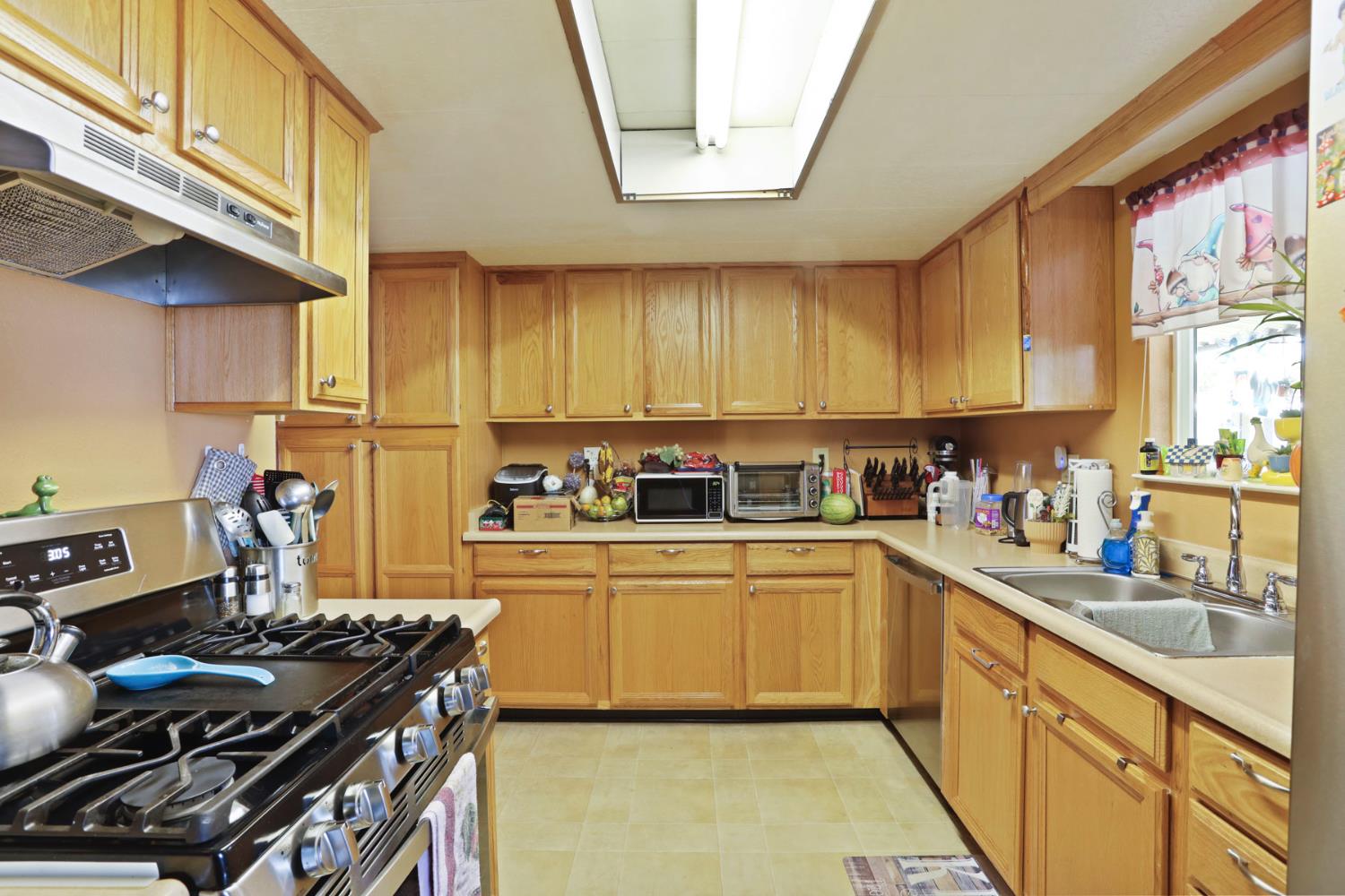 Detail Gallery Image 21 of 31 For 1830 E East Yosemite, Manteca,  CA 95336 - 3 Beds | 2 Baths