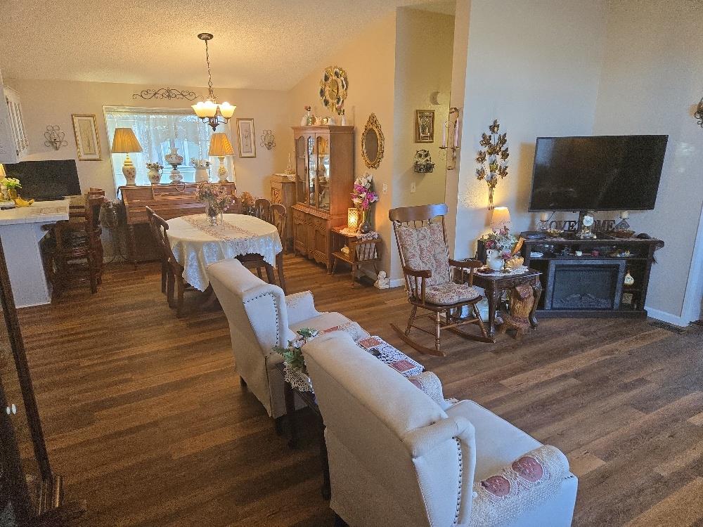 Detail Gallery Image 3 of 35 For 1400 N Tully Road 141, Turlock,  CA 95380 - 2 Beds | 2 Baths