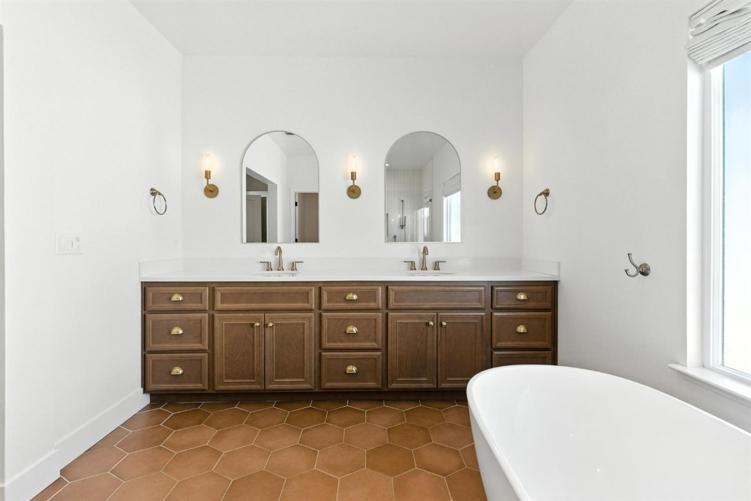 Detail Gallery Image 38 of 73 For 2328 Paramount Ln, Manteca,  CA 95337 - 4 Beds | 3/1 Baths
