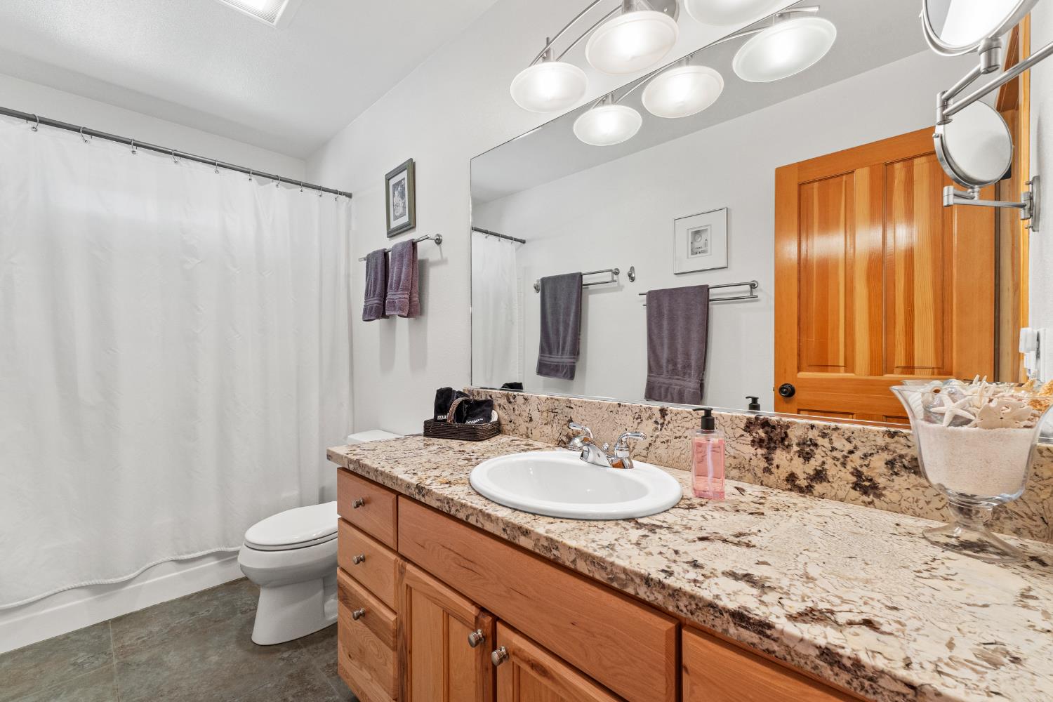 Detail Gallery Image 25 of 74 For 207 Snowberry Ct, Murphys,  CA 95247 - 4 Beds | 3 Baths