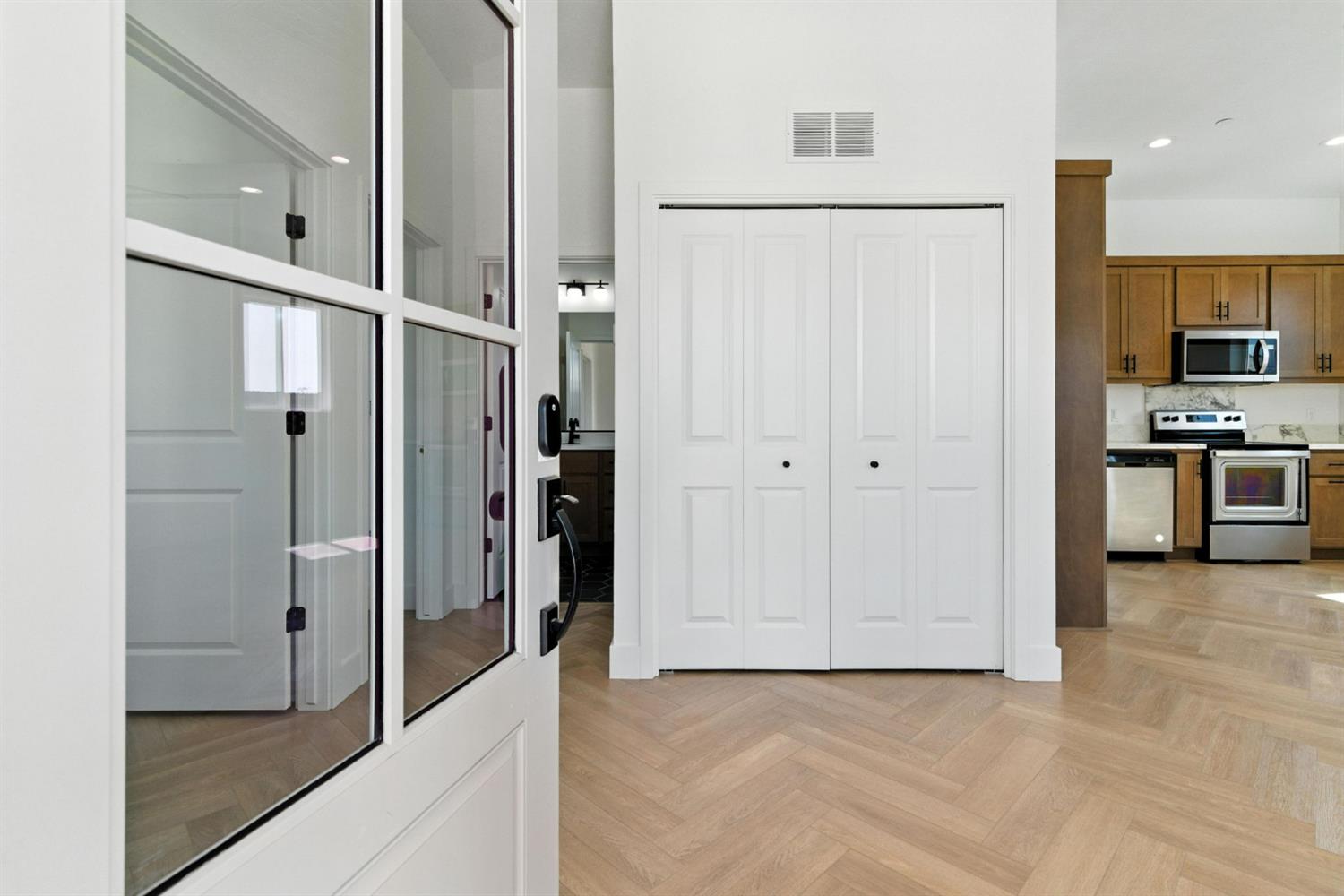 Detail Gallery Image 52 of 73 For 2328 Paramount Ln, Manteca,  CA 95337 - 4 Beds | 3/1 Baths