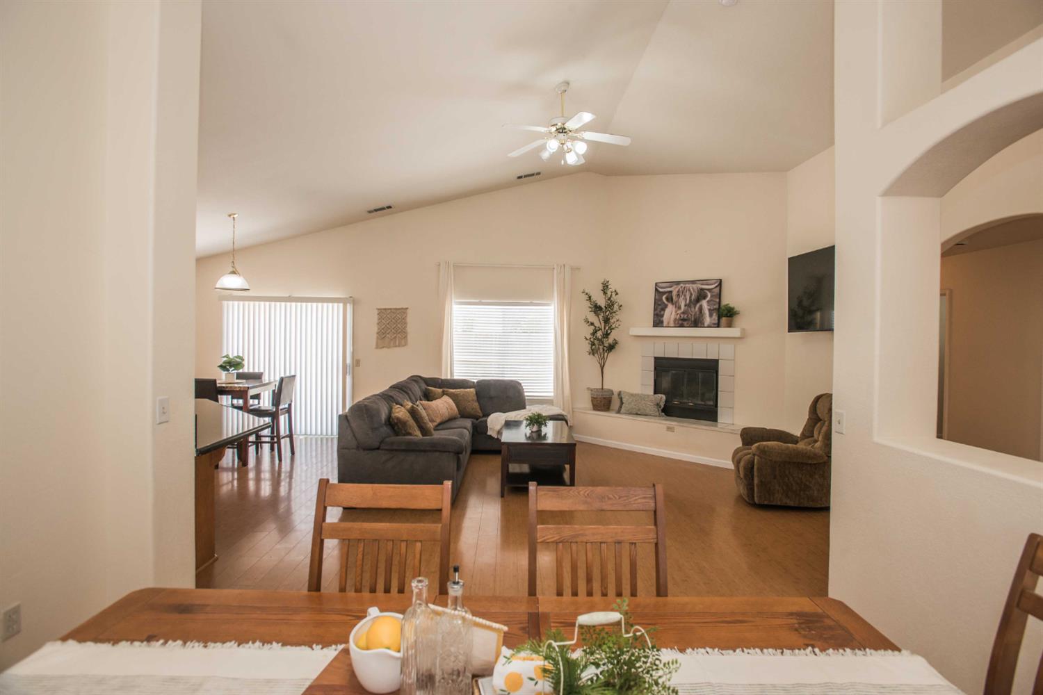 Detail Gallery Image 12 of 47 For 1172 Park Valley Way, Galt,  CA 95632 - 4 Beds | 2 Baths