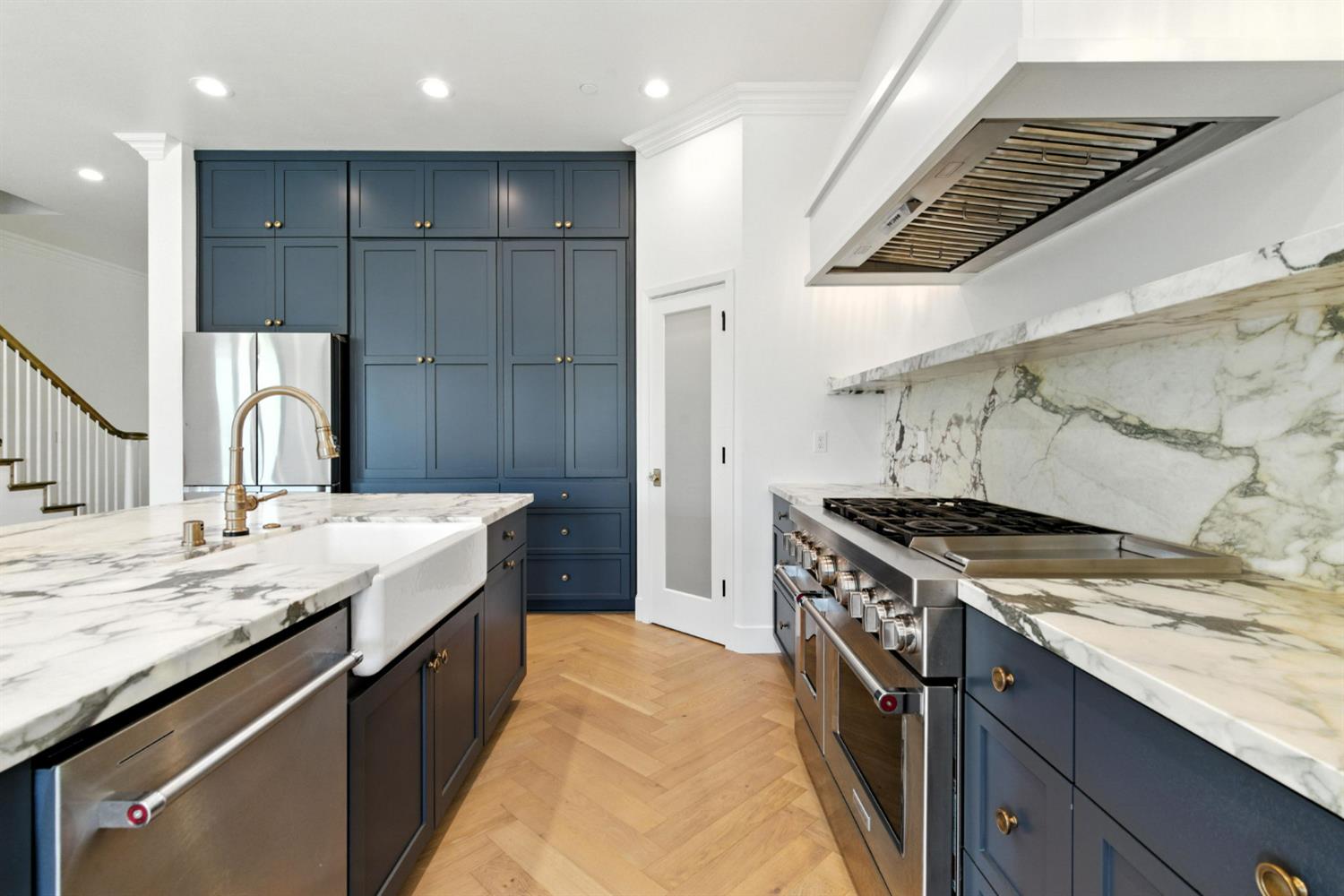 Detail Gallery Image 17 of 73 For 2328 Paramount Ln, Manteca,  CA 95337 - 4 Beds | 3/1 Baths