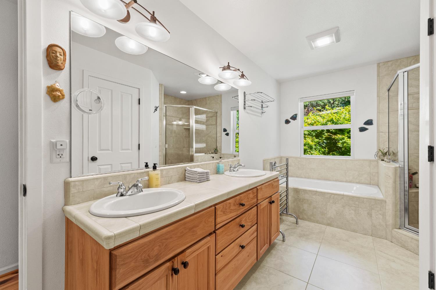 Detail Gallery Image 29 of 74 For 207 Snowberry Ct, Murphys,  CA 95247 - 4 Beds | 3 Baths