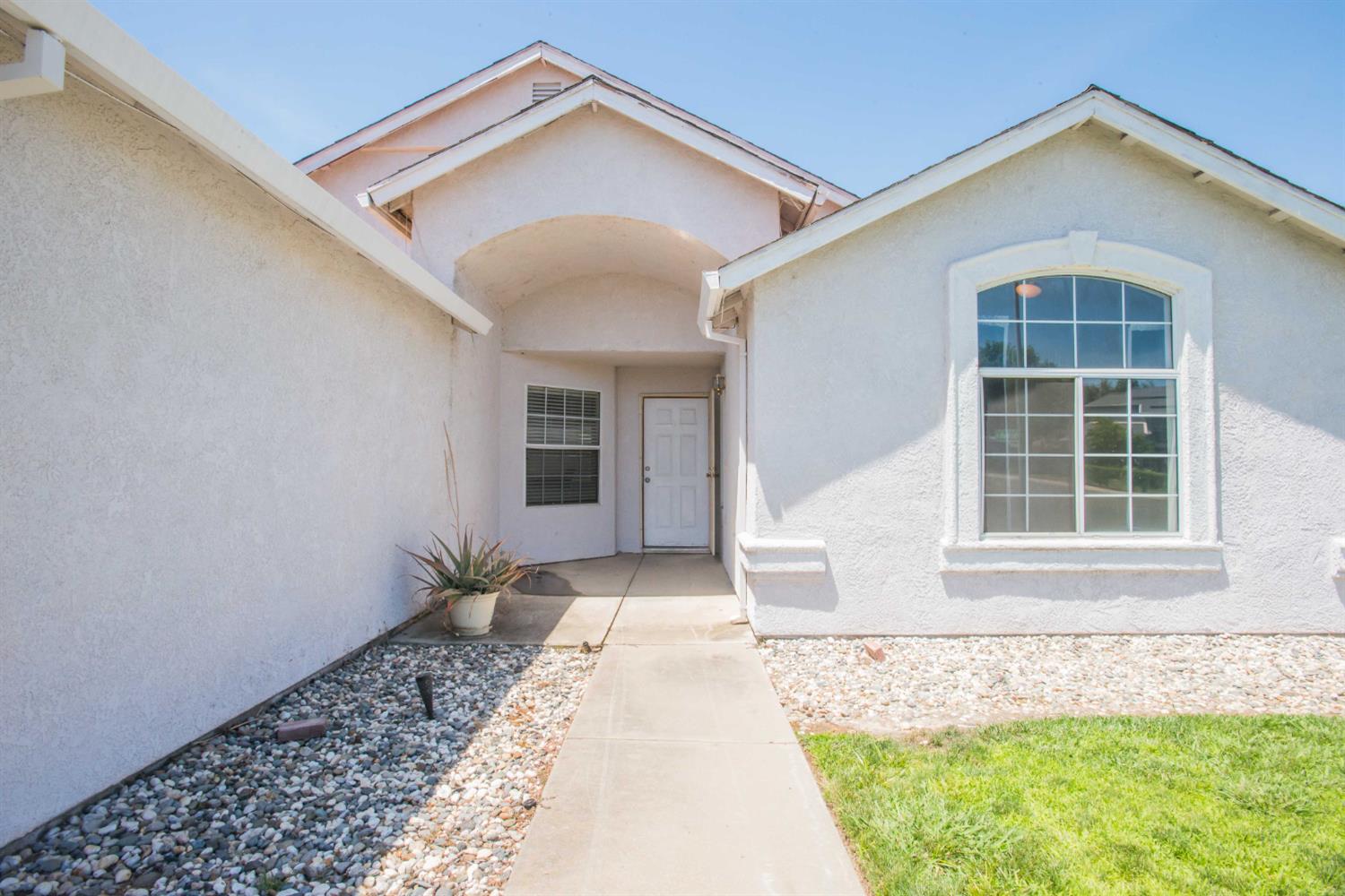 Detail Gallery Image 5 of 47 For 1172 Park Valley Way, Galt,  CA 95632 - 4 Beds | 2 Baths