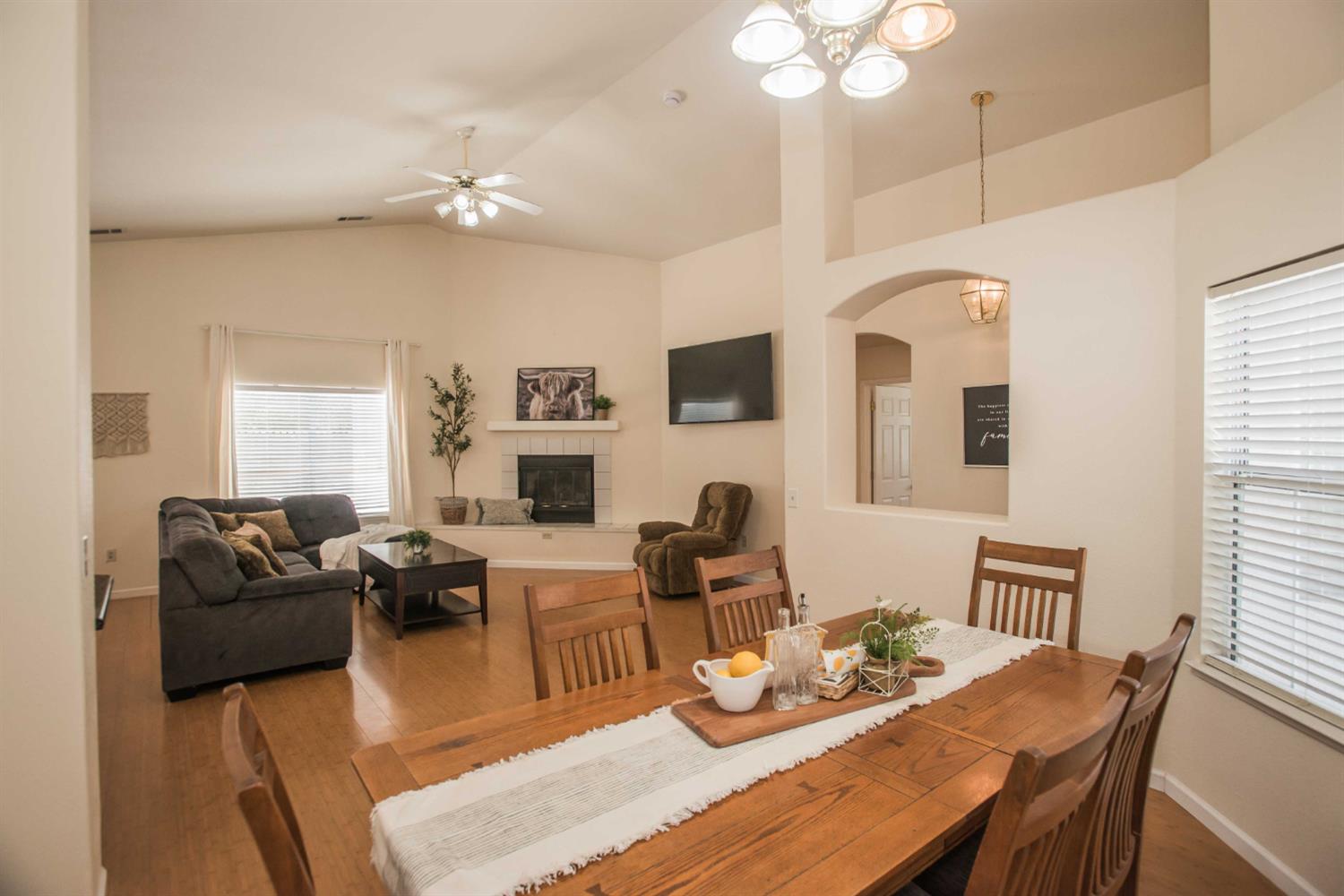 Detail Gallery Image 11 of 47 For 1172 Park Valley Way, Galt,  CA 95632 - 4 Beds | 2 Baths