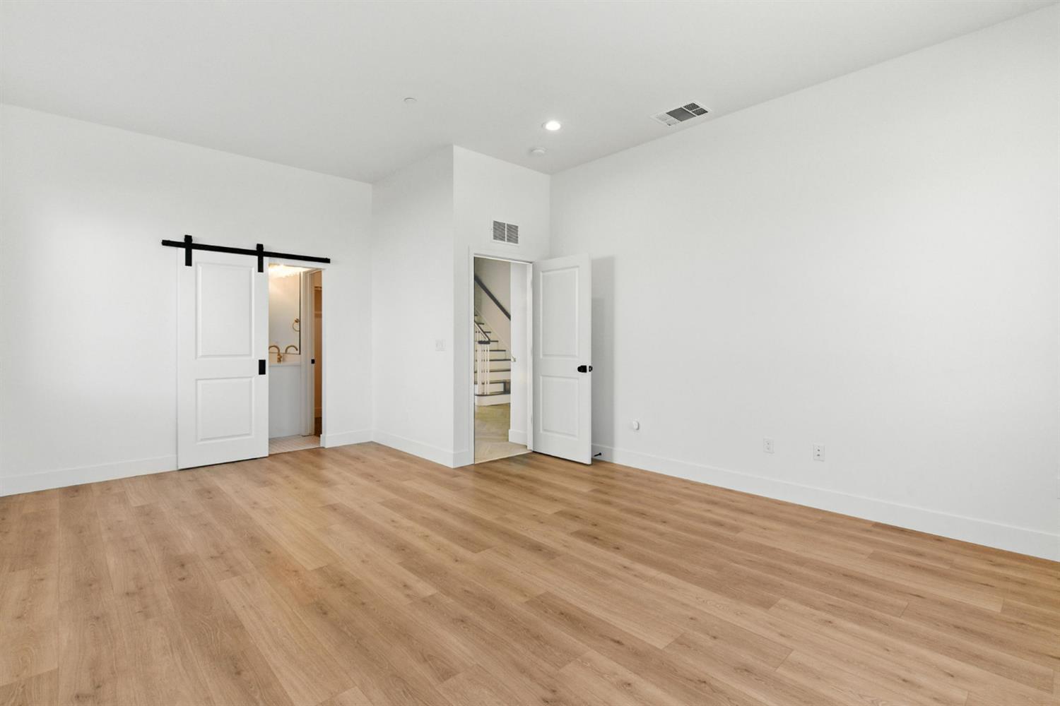 Detail Gallery Image 9 of 73 For 2328 Paramount Ln, Manteca,  CA 95337 - 4 Beds | 3/1 Baths