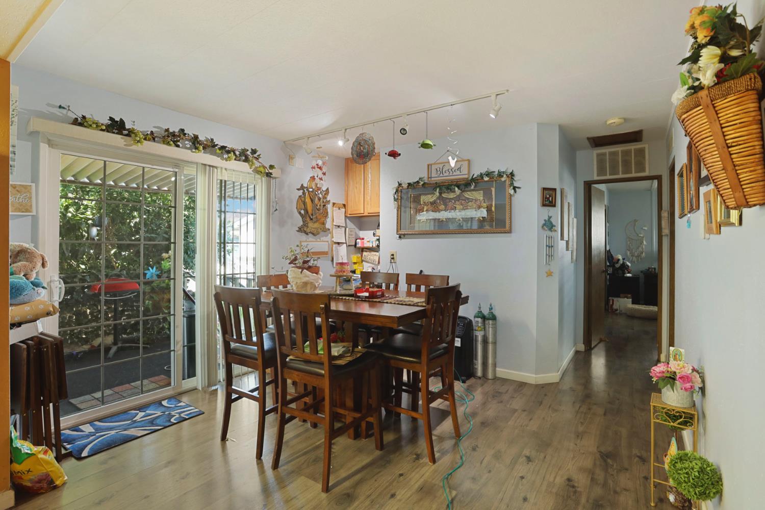 Detail Gallery Image 23 of 31 For 1830 E East Yosemite, Manteca,  CA 95336 - 3 Beds | 2 Baths