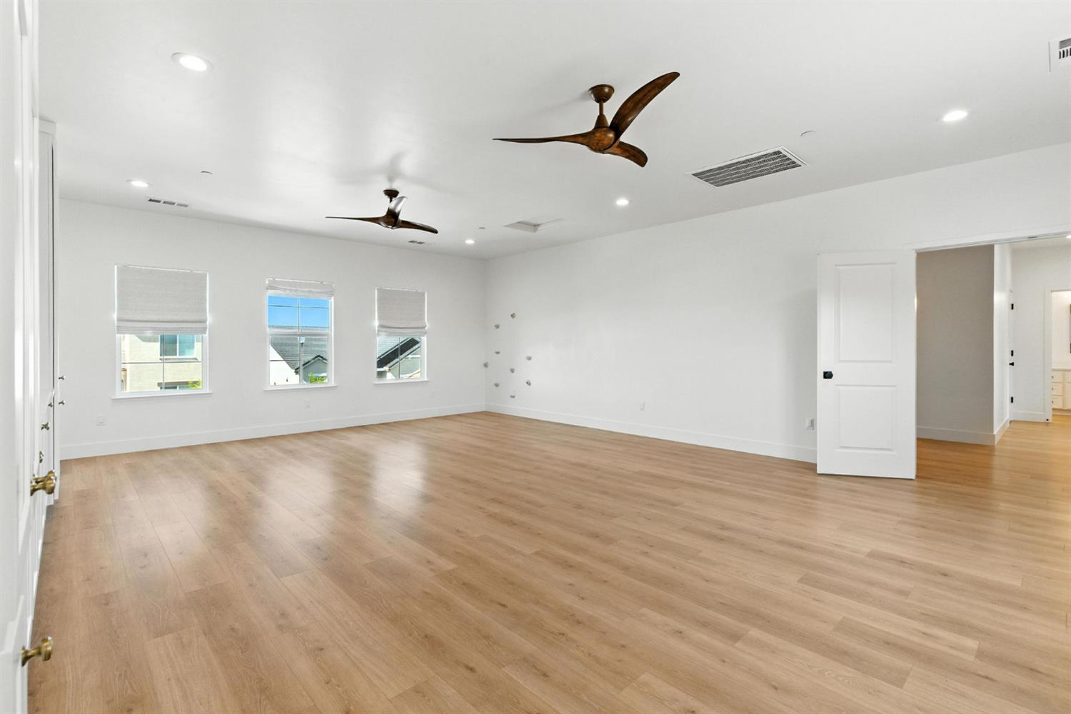Detail Gallery Image 29 of 73 For 2328 Paramount Ln, Manteca,  CA 95337 - 4 Beds | 3/1 Baths