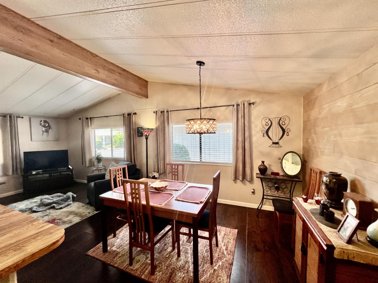 Detail Gallery Image 13 of 25 For 6132 Mame Ct, Citrus Heights,  CA 95621 - 2 Beds | 2 Baths