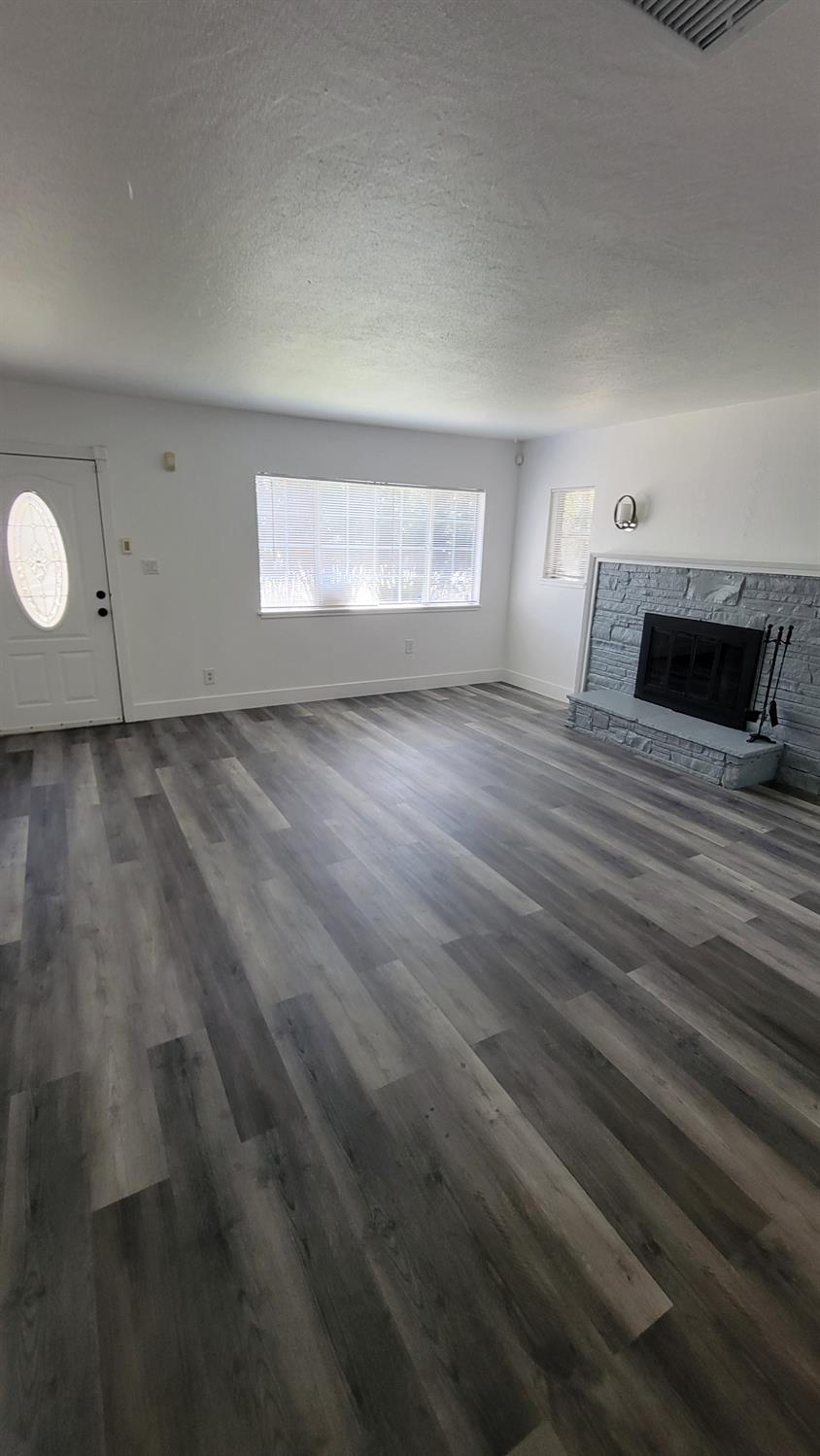 Detail Gallery Image 2 of 6 For 2629 47th Ave, Sacramento,  CA 95822 - 3 Beds | 2/1 Baths