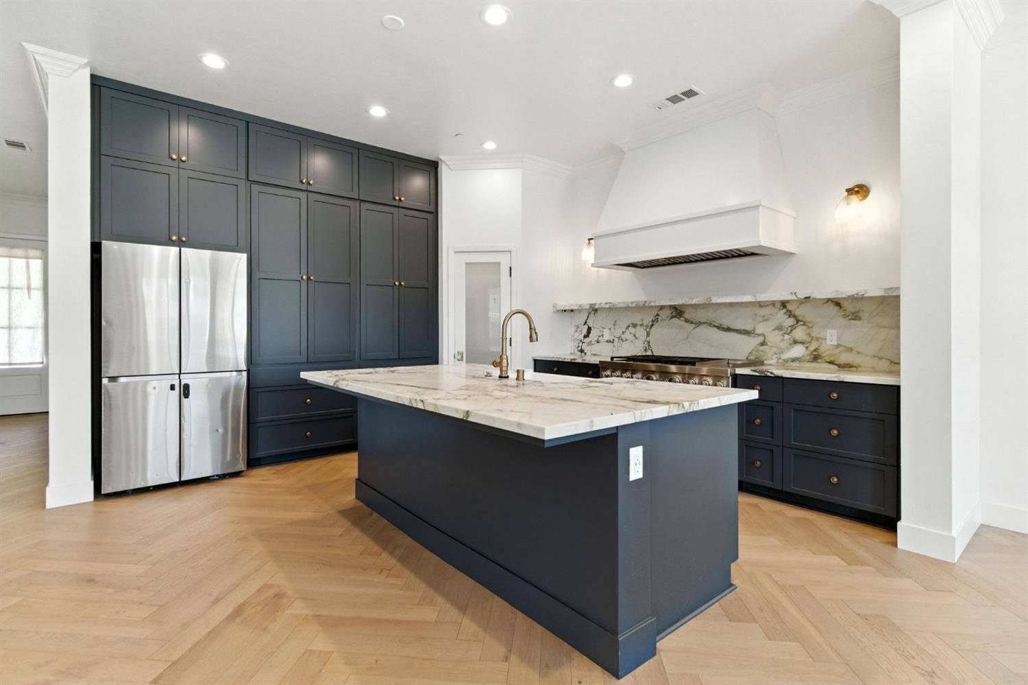 Detail Gallery Image 18 of 73 For 2328 Paramount Ln, Manteca,  CA 95337 - 4 Beds | 3/1 Baths