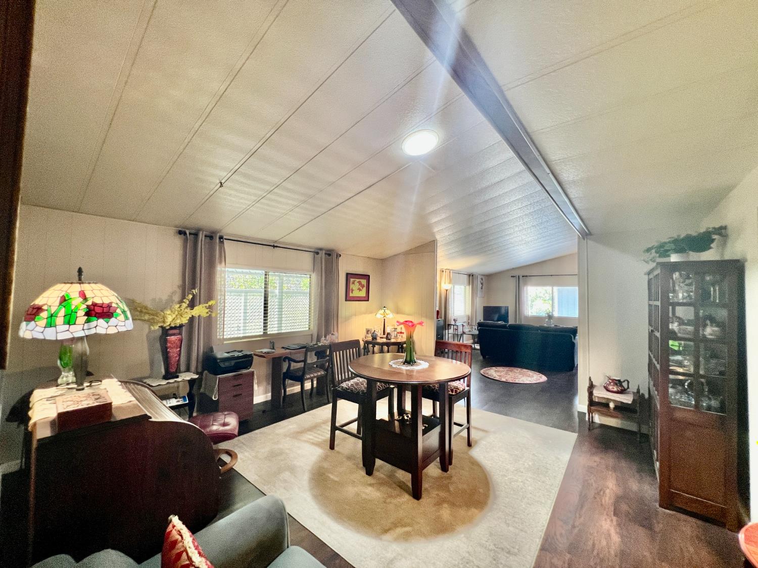 Detail Gallery Image 5 of 25 For 6132 Mame Ct, Citrus Heights,  CA 95621 - 2 Beds | 2 Baths
