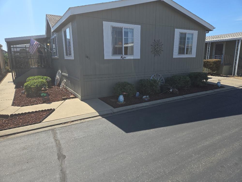 Detail Gallery Image 1 of 35 For 1400 N Tully Road 141, Turlock,  CA 95380 - 2 Beds | 2 Baths