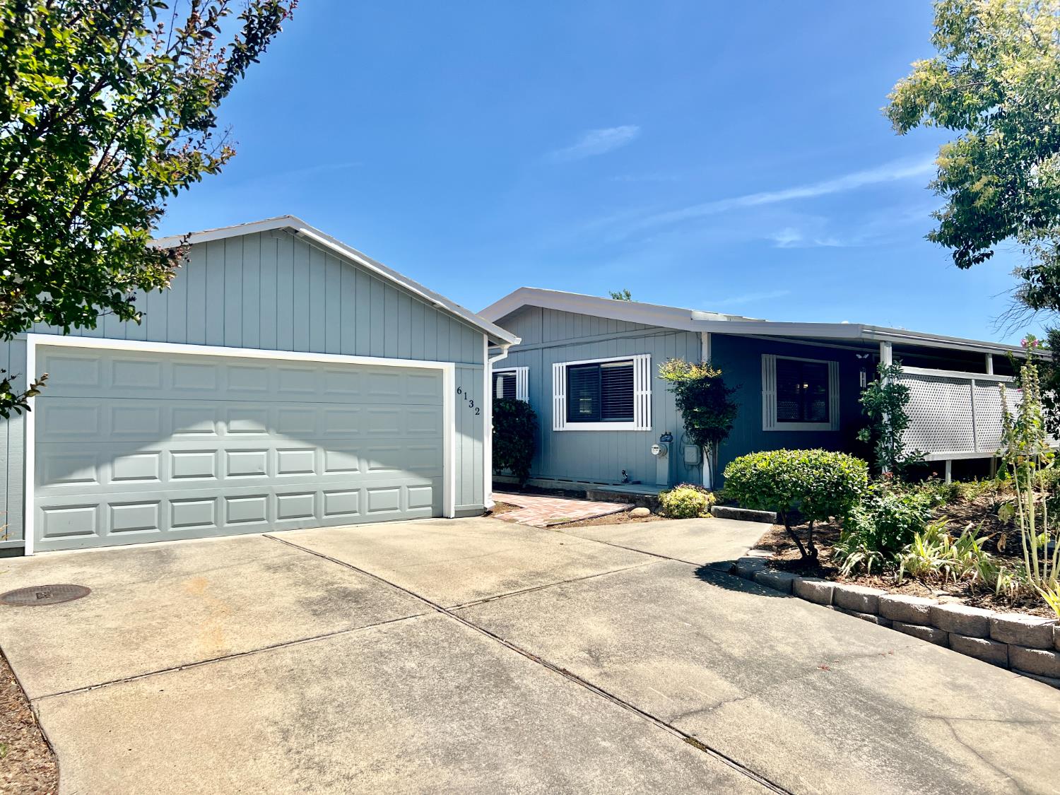 Detail Gallery Image 1 of 25 For 6132 Mame Ct, Citrus Heights,  CA 95621 - 2 Beds | 2 Baths