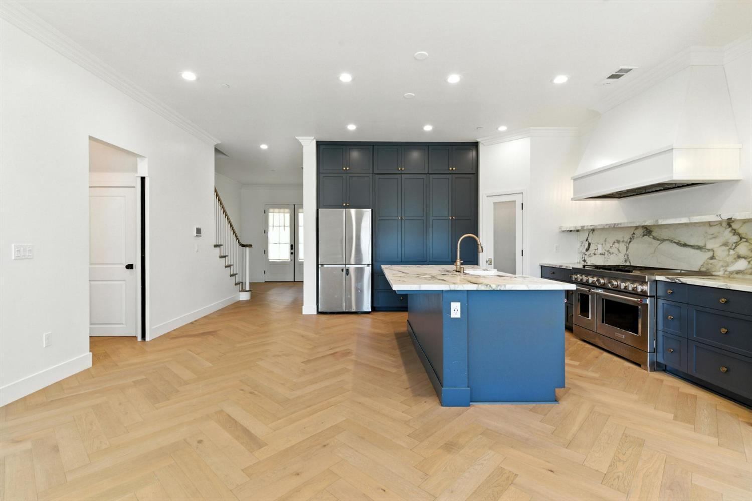 Detail Gallery Image 21 of 73 For 2328 Paramount Ln, Manteca,  CA 95337 - 4 Beds | 3/1 Baths