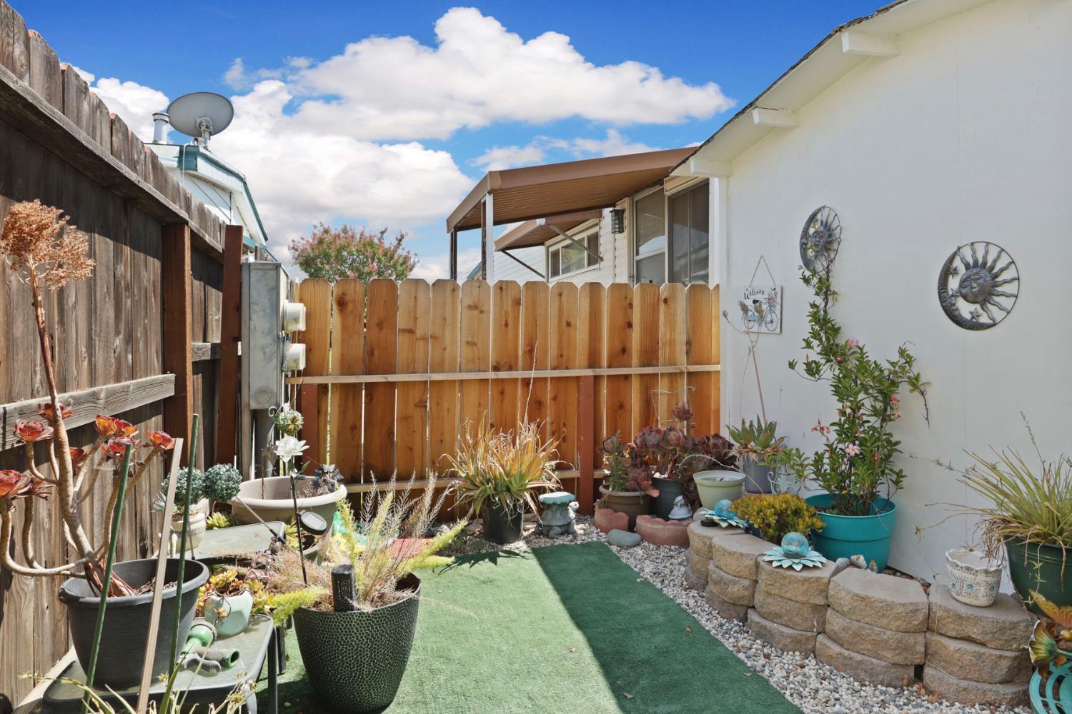 Detail Gallery Image 12 of 31 For 1830 E East Yosemite, Manteca,  CA 95336 - 3 Beds | 2 Baths