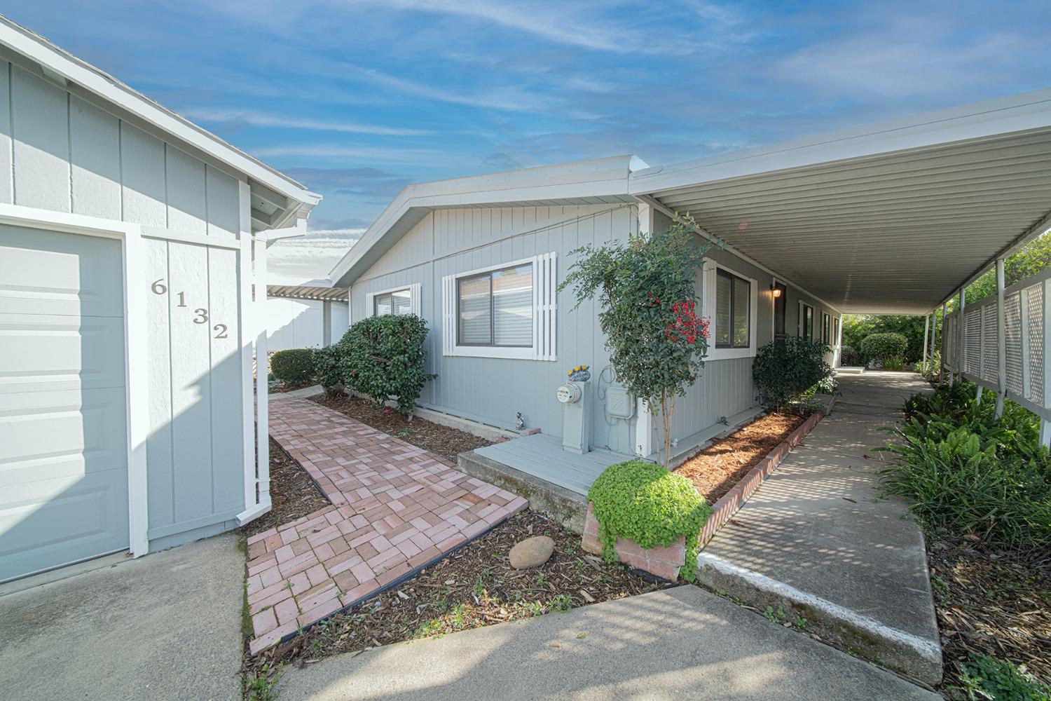 Detail Gallery Image 3 of 25 For 6132 Mame Ct, Citrus Heights,  CA 95621 - 2 Beds | 2 Baths