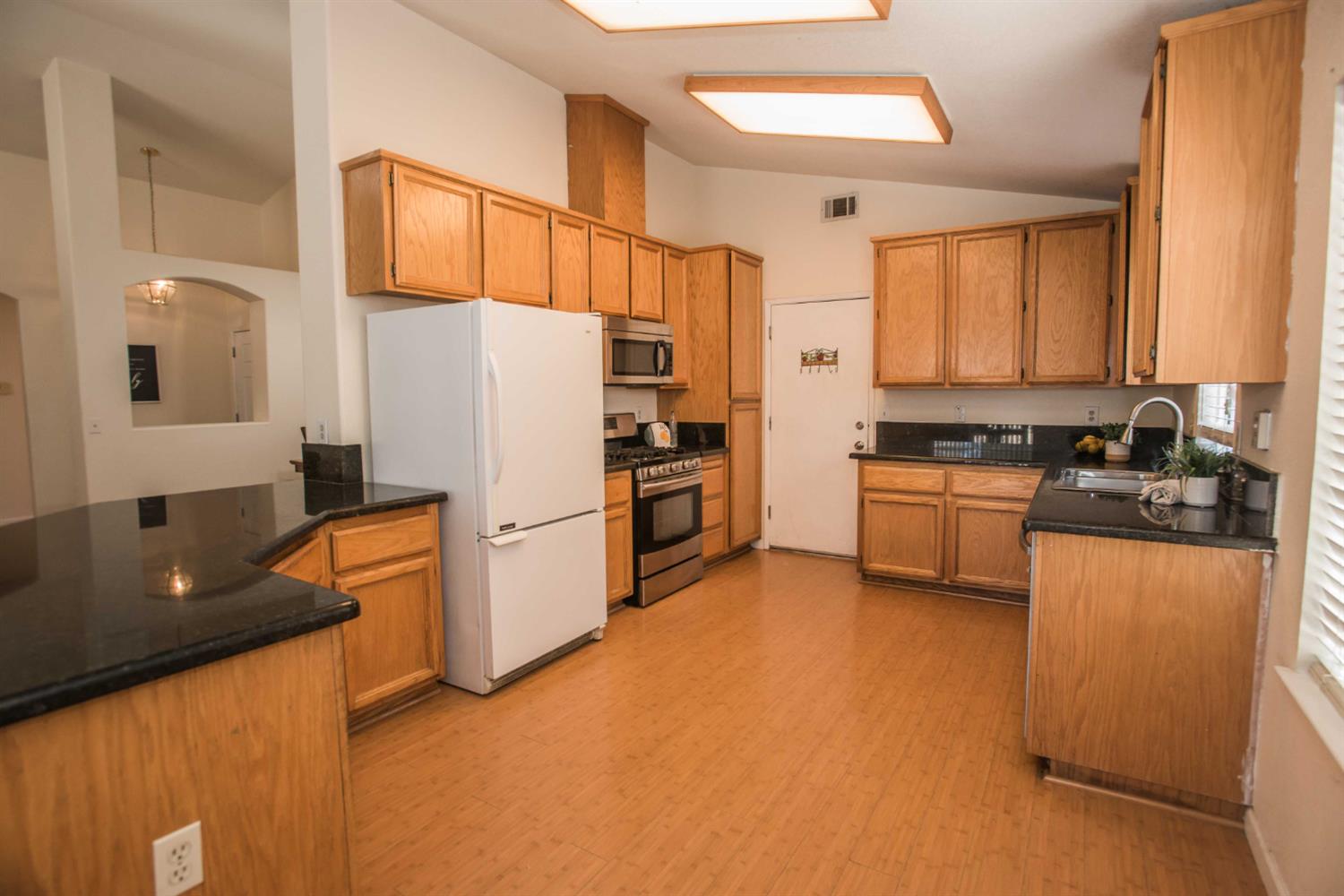 Detail Gallery Image 20 of 47 For 1172 Park Valley Way, Galt,  CA 95632 - 4 Beds | 2 Baths